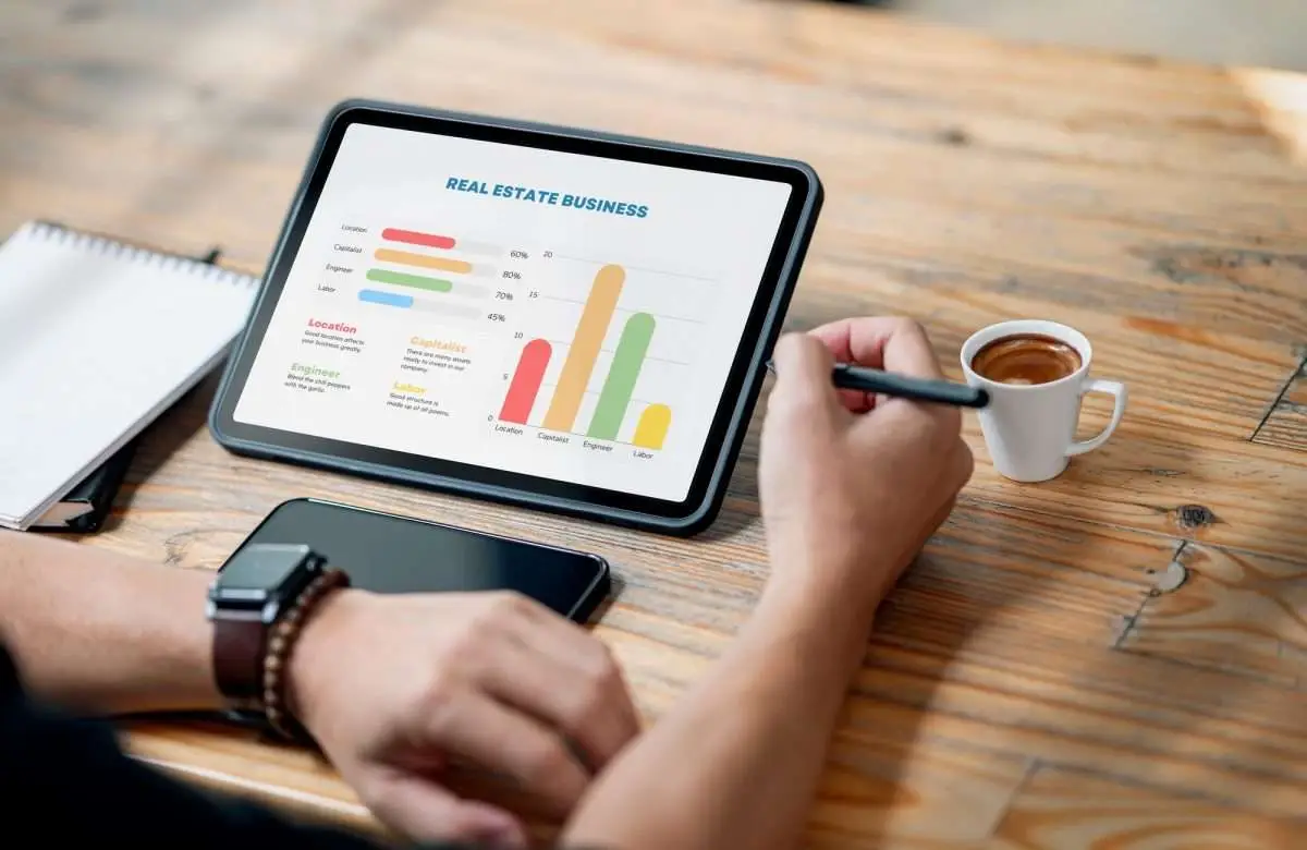 The Strategy No One Wants to Say for 2026: Why Holding Steady Beats Chasing Growth